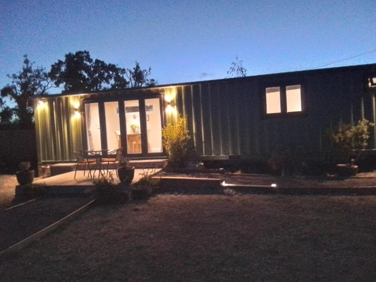 Sweet Pea Cabin Badsey Екстер'єр фото