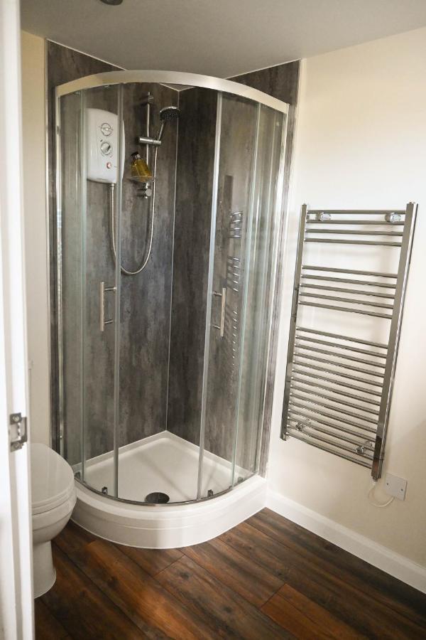 Sweet Pea Cabin Badsey Екстер'єр фото