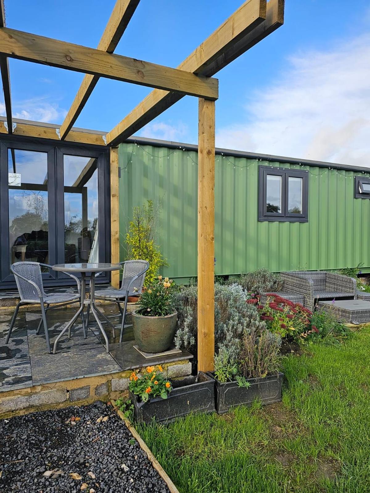 Sweet Pea Cabin Badsey Екстер'єр фото