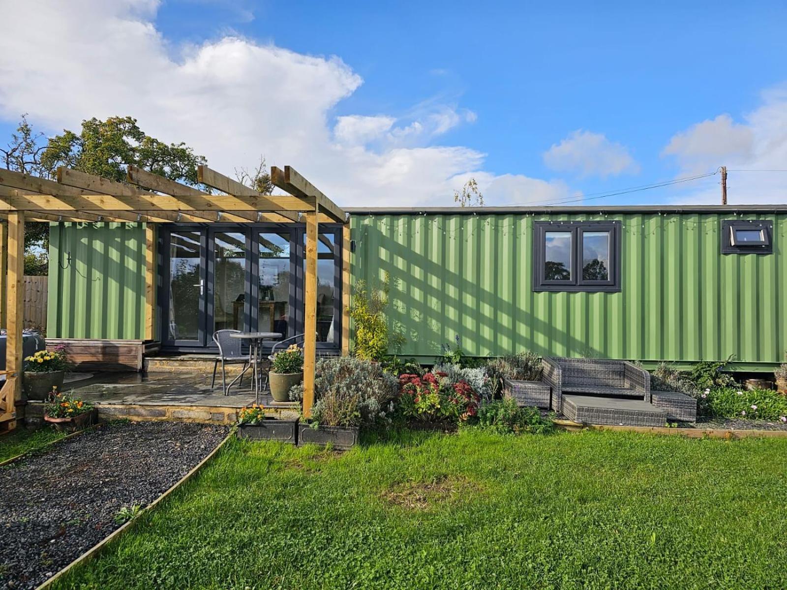 Sweet Pea Cabin Badsey Екстер'єр фото